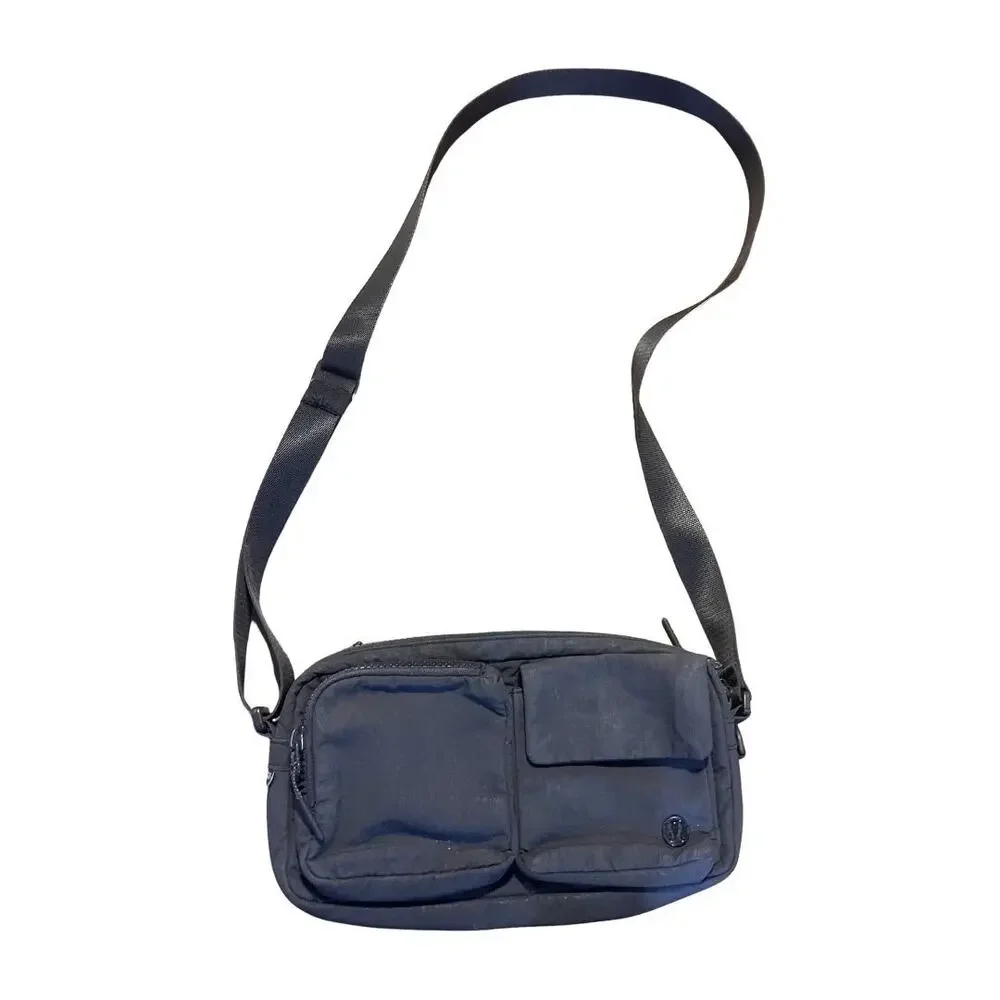 Lululemon Multi Pocket Nylon Crossbody Bag 2.5L Athletic Sporty Chic Travel